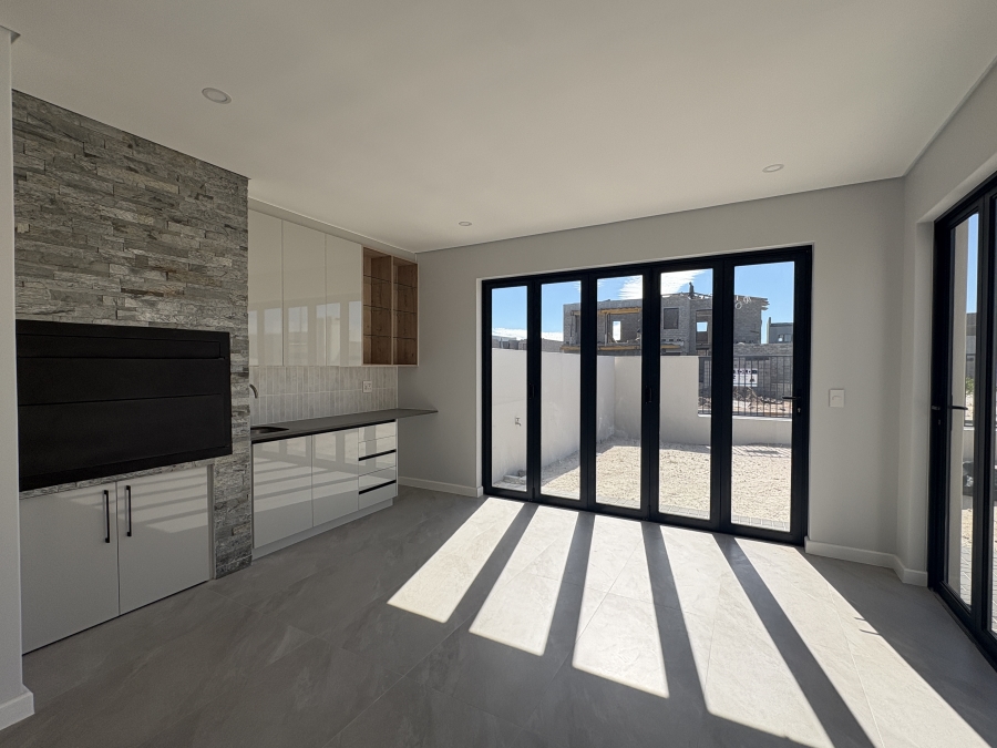 4 Bedroom Property for Sale in Sandown Western Cape